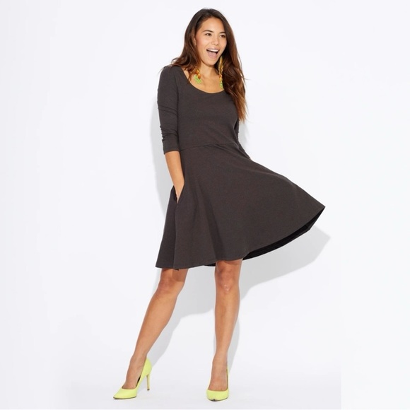 NEW PACT Organic Cotton Fit & Flare Skater Scoop Dress Minimal Black Size Medium - Picture 9 of 11